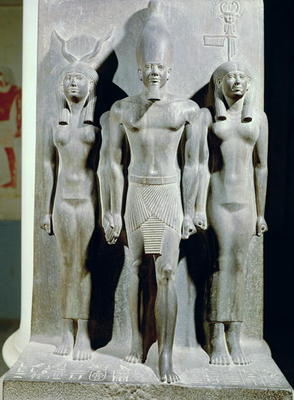 Triad of Menkaure (Mycerinus) with the goddess Hathor and the goddess of the Aphroditopolis nome, ta à 4th Dynasty Égyptien