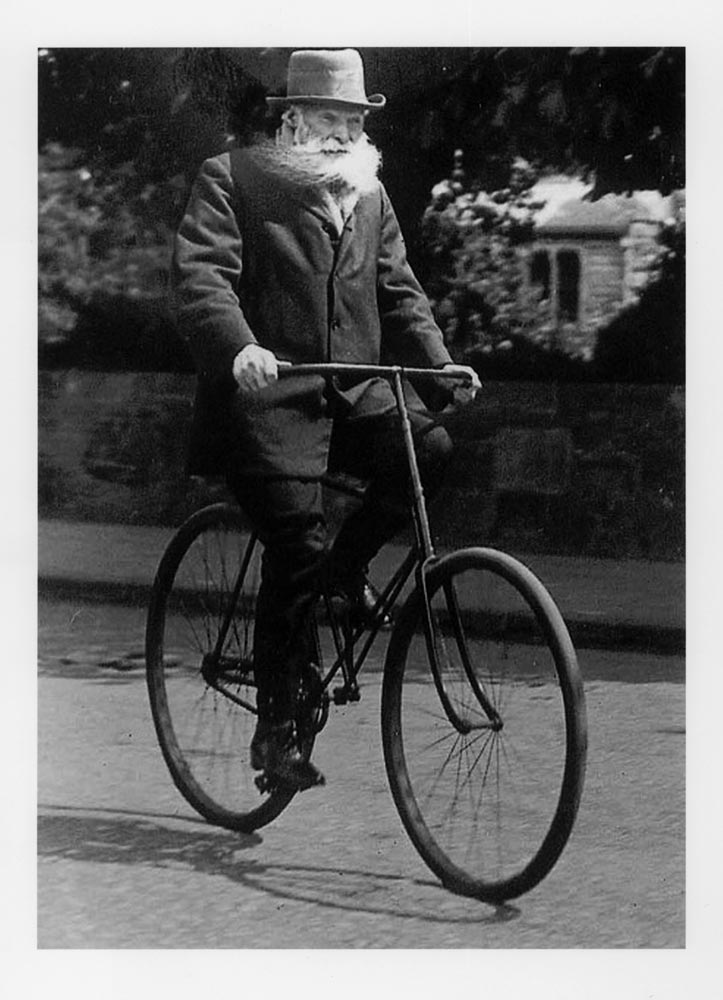 John Boyd Dunlop (1840-1921) (b/w photo)  à Photographe anglais