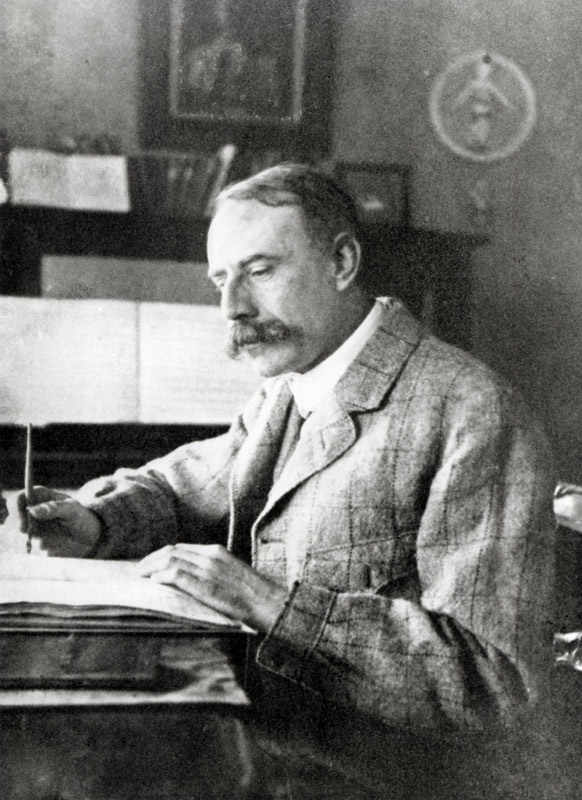 Sir Edward Elgar (1857-1934) à Photographe anglais