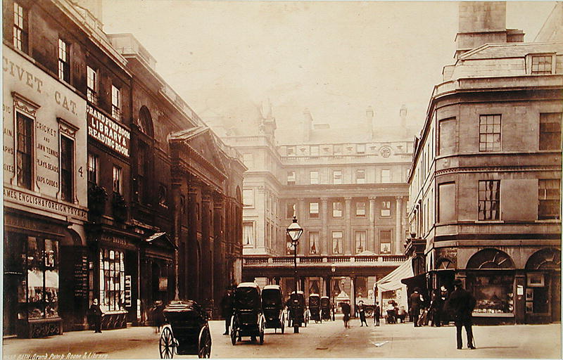 Abbey Square and Pump Rooms, Bath, c.1880 (b/w photo)  à Photographe anglais