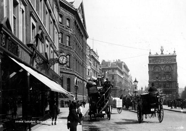 Queen Victoria Street, London, c.1891 (b/w photo)  à Photographe anglais