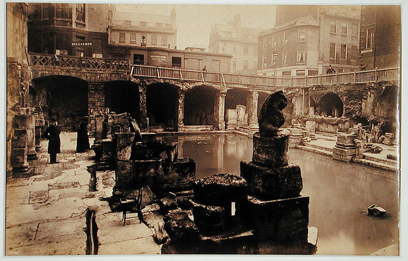 The Great Roman Bath, Bath (b/w photo)  à Photographe anglais