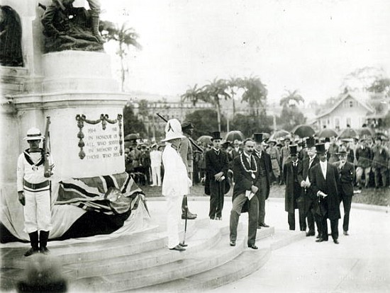 The unveiling of the War Memorial, Port of Spain, Trinidad à Photographe anglais