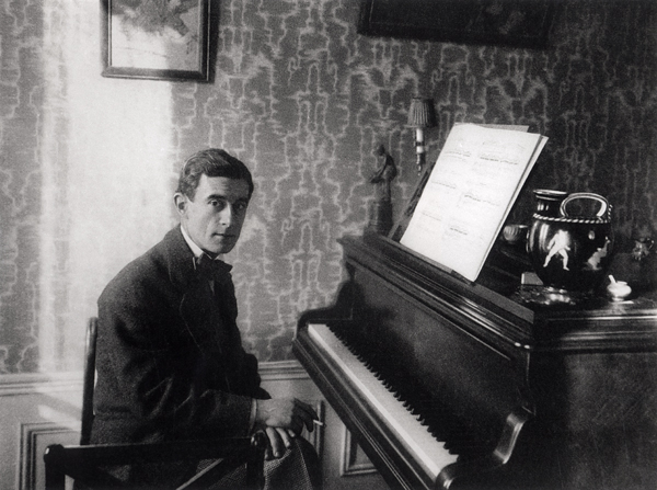 Maurice Ravel (1875-1937) (b/w photo)  à Photographe français