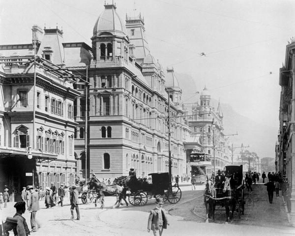 Cape Town: New Adderley Street, c.1914 ( b/w photo)  à Photographe français