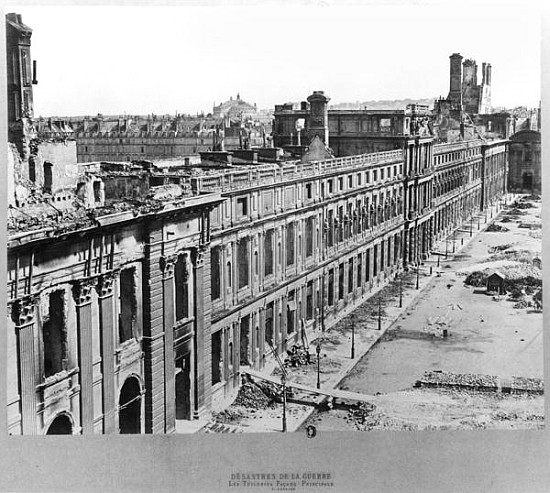 Disasters of War: The Tuileries during the Commune of Paris à Photographe français