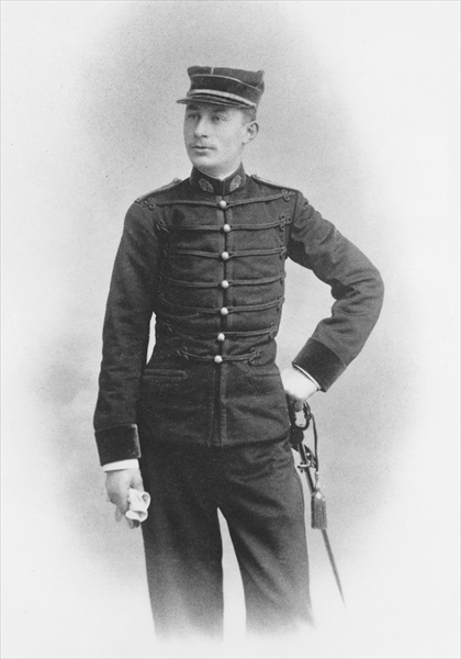 Ernest Duchesne as a Second class Major of Medicine in the Second Regiment de Hussards of Senlis, 18 à Photographe français