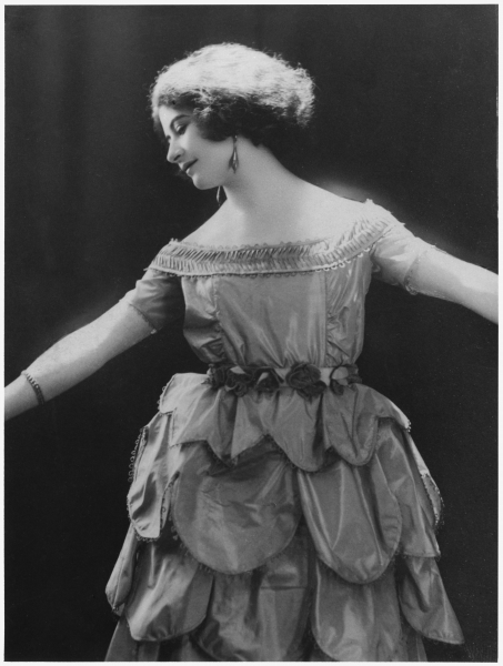 Esther Lachmann, known as La Paiva, late 19th century (b/w photo)  à Photographe français