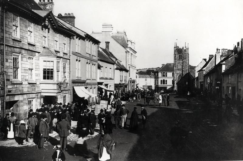Market at Okehampton, Devon, c.1900 (b/w photo)  à Photographe français
