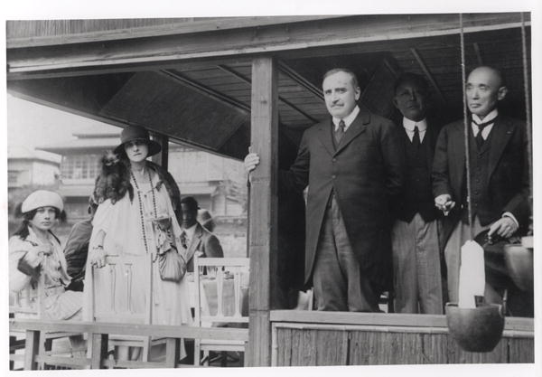 Paul Claudel (1868-1955) in Japan, 1921 (b/w photo)  à Photographe français