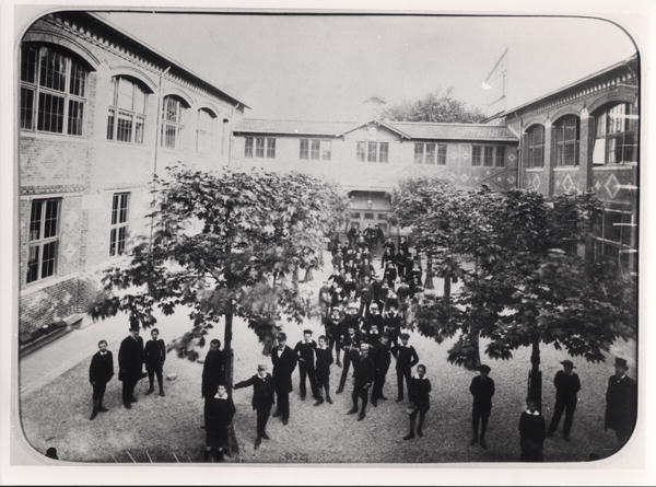 School in Alsace, 1883-89 (b/w photo)  à Photographe français