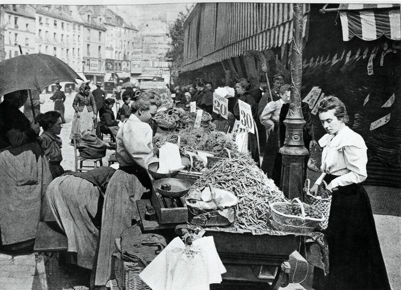 The Street merchant in the rue Mouffetard, Paris, 1896 (b/w photo)  à Photographe français