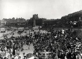Singers on the beach at Margate, c.1900 (b/w photo) 