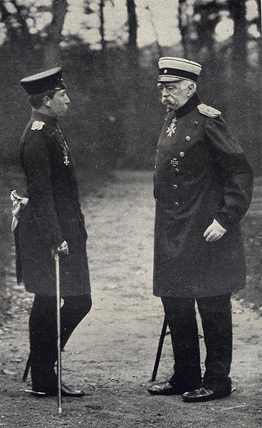 Otto Von Bismarck (1815-1898) German Chancellor and Kaiser Wilhelm II (1859-1941) Emperor of Germany à Photographe allemand