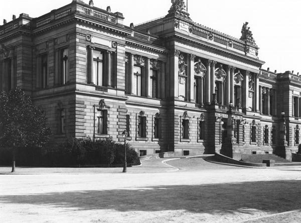 The Palace of the regional delegation at Strasbourg, c.1910 (b/w photo)  à Jousset