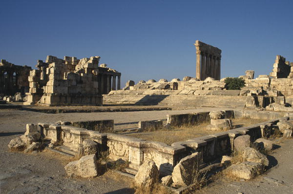 Sanctuary of Jupiter Heliopolitanus, The Great Court, High Imperial Period (27 BC-395 AD) (photo)  à Période impériale romaine (27 av. JC-476 après JC)