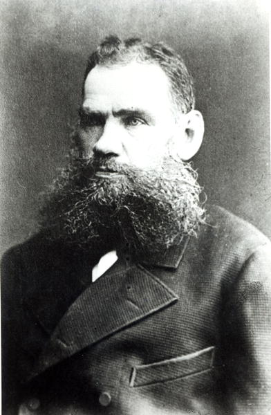 Portrait of Lev Nikolaevich Tolstoy (b/w photo)  à Photographe russe
