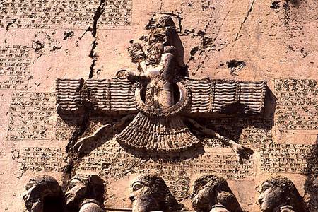 Farr (god-given fortune), detail from Darius' Monument à Achaemenid
