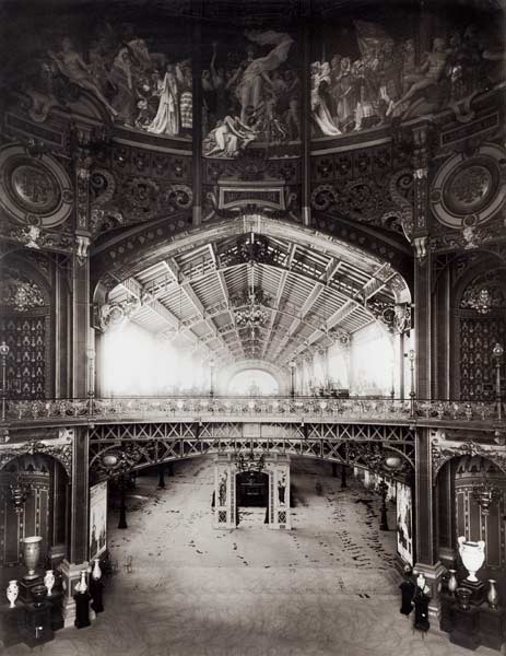 The Central Dome of the Universal Exhibition of 1889 in Paris (b/w photo)  à Adolphe Giraudon