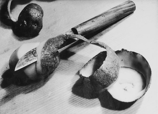 Kartoffel mit Messer à Aenne Biermann