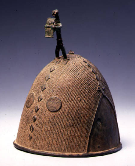 Helmet surmounted by a figure, Koma-Builsa, Ghana à Africain