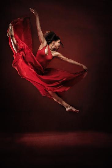 Neda - red dance