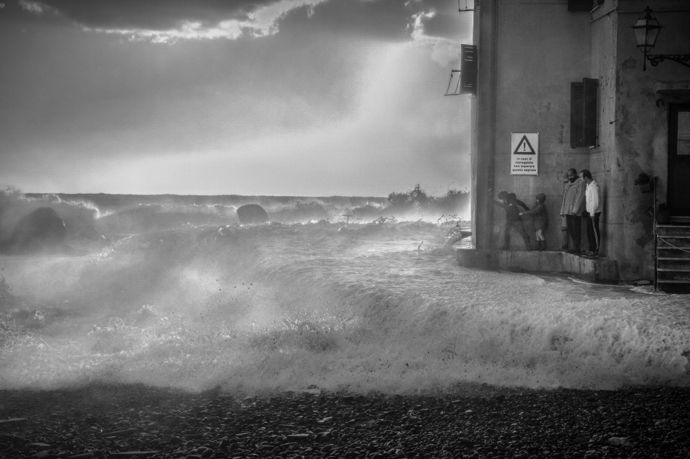 Beware of the Sea Storm! à Alessandro Traverso