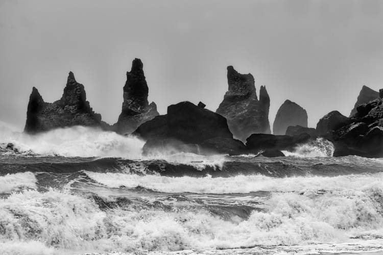 Stormy Beach à Alfred Forns