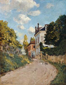 Vue dans la rue de Moubuisson à Louveciennes