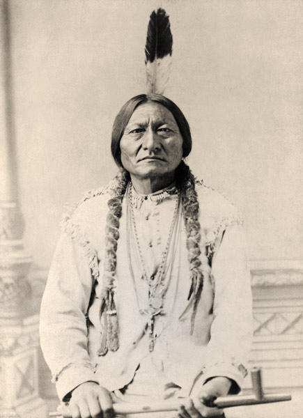 Sitting Bull (b/w photo)  à Photographe américain