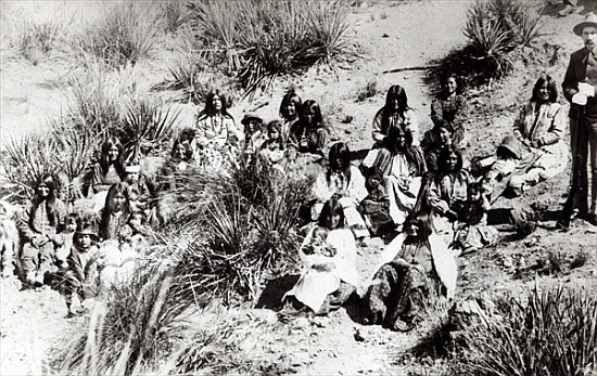 The last of the escapees after the final rout of Geronimo à Photographe américain