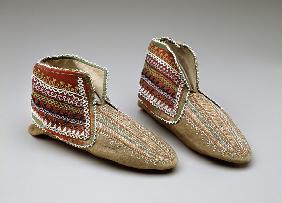 Pair of moccasins, Iroquois
