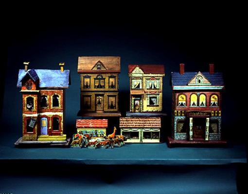 Four Two-Storey Doll's Houses - L-R: Gottschalk Blue Roof Doll's House, c. 1910; Bliss Doll's House à École américaine (20ème siècle)