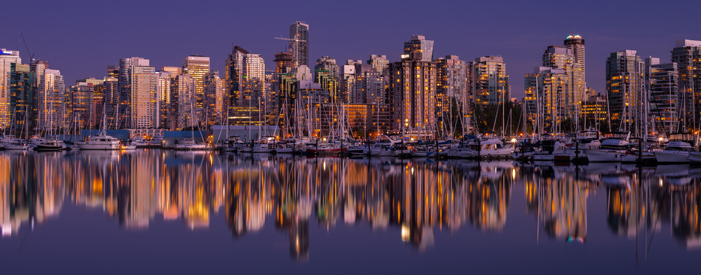 Glowing Vancouver à Andreas Agazzi