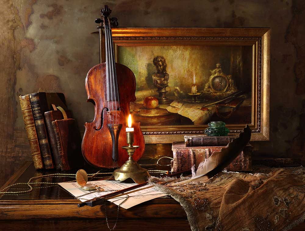 Still life with violin and painting à Andrey Morozov