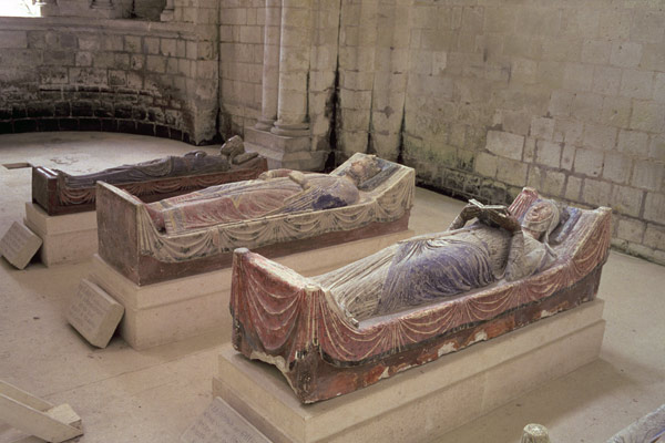Three Plantagenet Tombs: Henry II (1133-1189) Eleanor of Aquitaine (c.1122-1204) and Richard I (1157 à Anonyme
