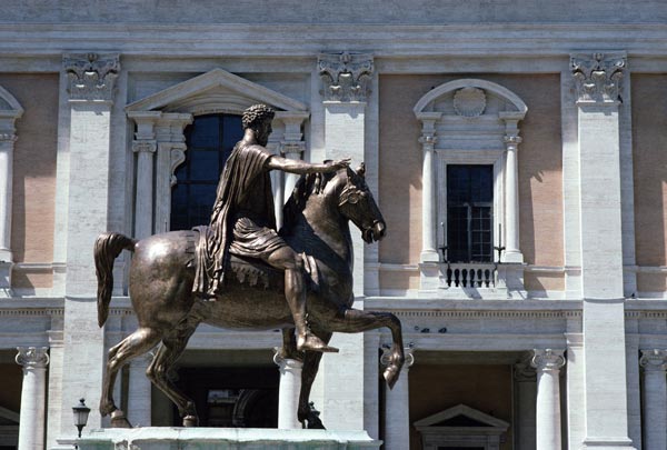 Equestrian Statue of Marcus Aurelius (AD 161-180) (photo) à Anonyme