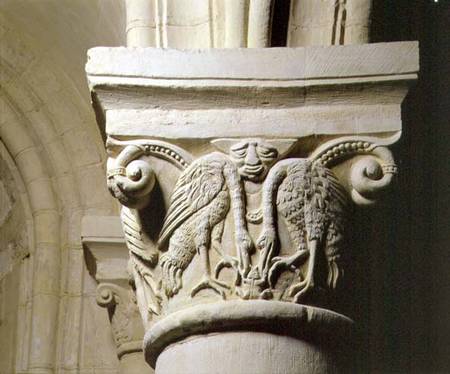 Column capital bearing symmetrically arranged dog-like beastsfrom the hemicycle choir à Anonyme