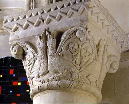 Column capital bearing symmetrically arranged grotesquesfrom the hemicycle choir à Anonyme