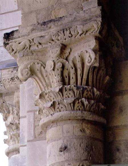 Column capital with stylised foliate designfrom the porch of the church of the Benedictine Abbey à Anonyme