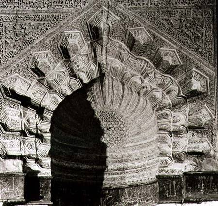 Detail of a keel arch on the Tomb of the Abbasid Khalifs à Anonyme