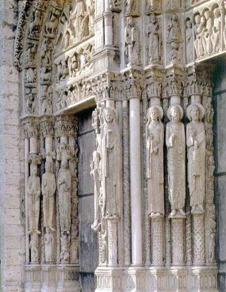 est facade, south and central doors of the Royal Portal, detail of column figures à Anonyme