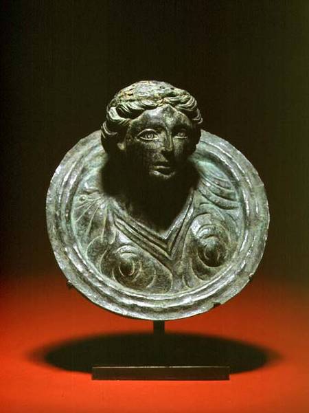 Gallo-Roman repousse applique roundel with the bust of a female à Anonyme