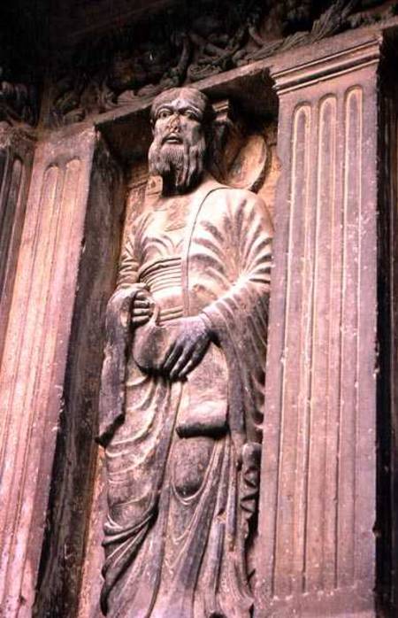 Relief sculpture of an apostle on the facade of St. Gilles Abbey à Anonyme