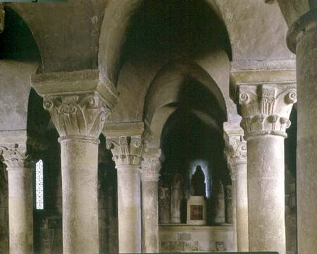 View of the columns in the cryptNorman à Anonyme