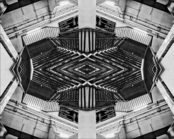 Escher Stairwell à Ant Smith
