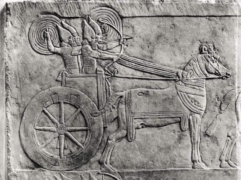 Fragment of a relief depicting the Assyrian army in battle, from the Palace of Ashurbanipal in Ninev à Assyrien