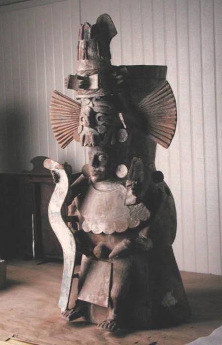 Votive Vessel with an image of Tlaloc à Aztec