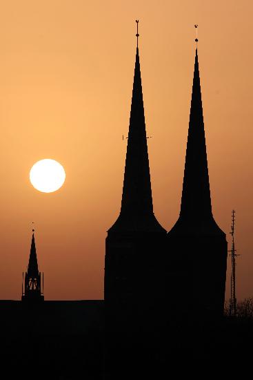 Sonnenaufgang über Lübeck à Bodo Marks