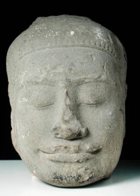 Buddha head with closed eyes, Angkor à Cambodgien